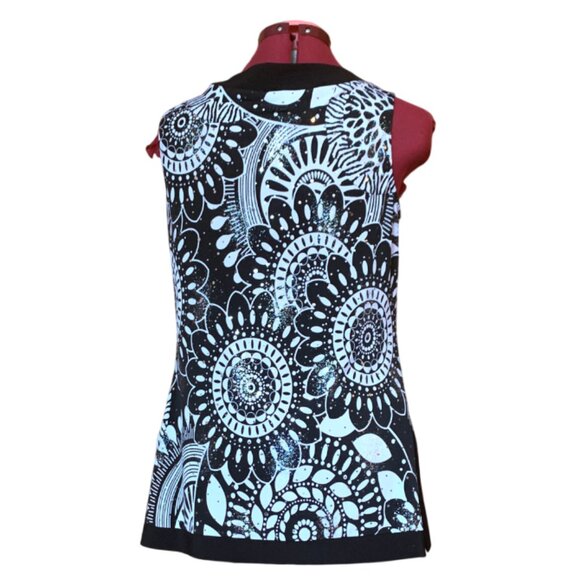 FRANK LYMAN - Black and White mandala floral sleeveless Top - Size 12 - Picture 7 of 10